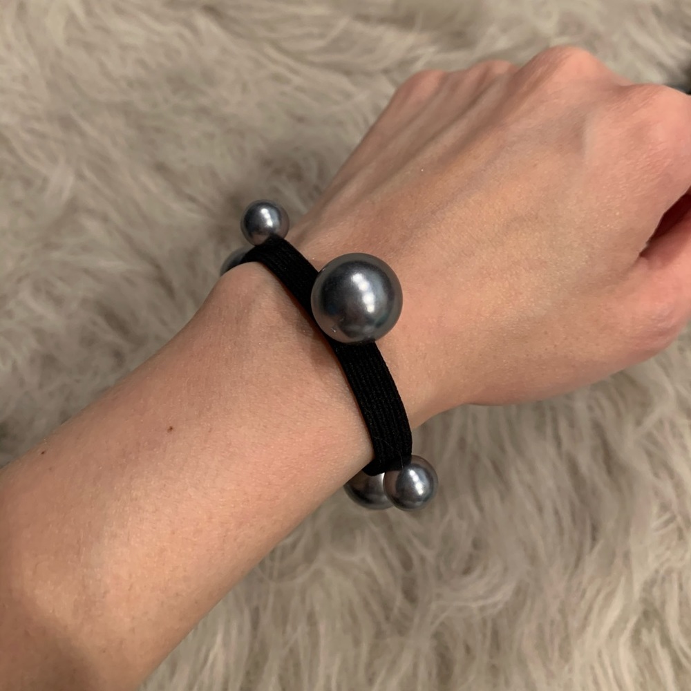 Beautiful fashion pearl hair tie